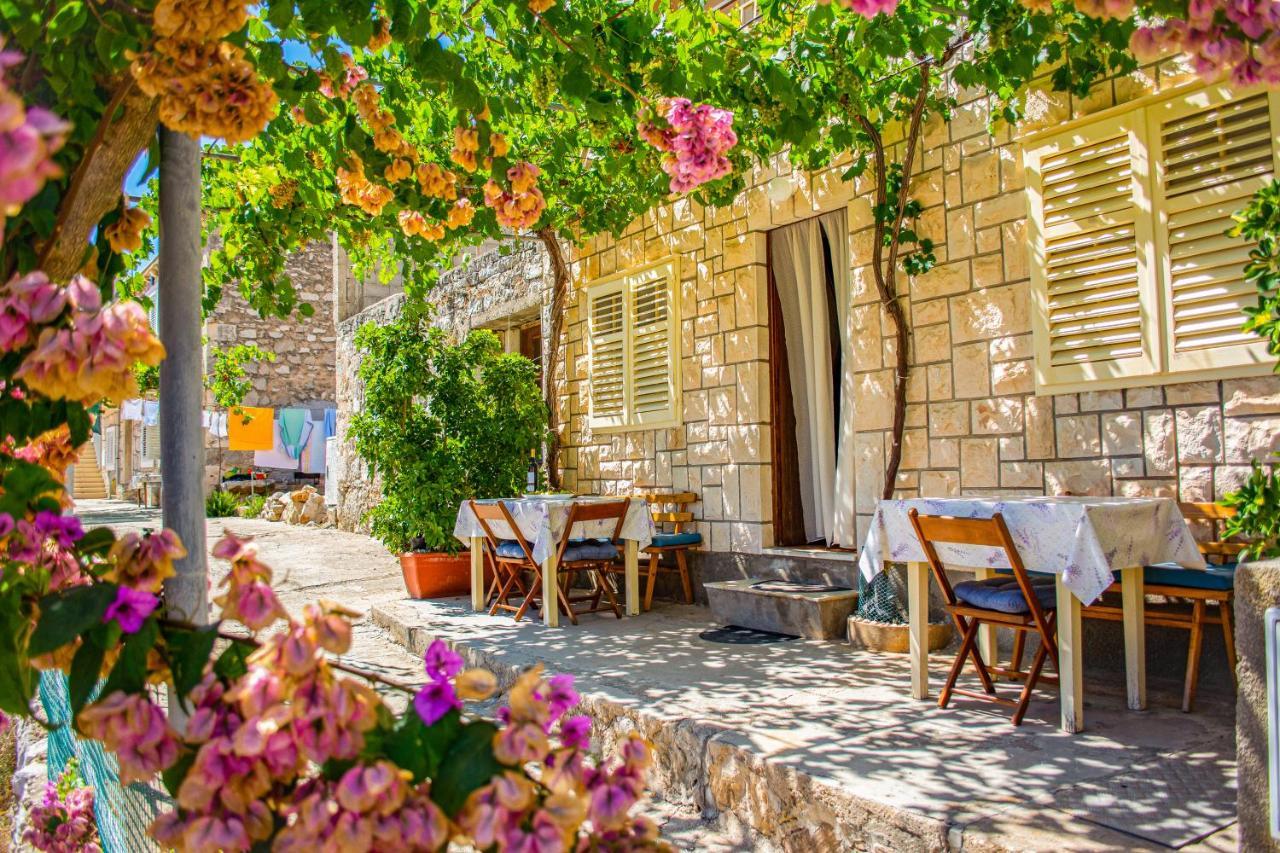Villa Stone House Dioniz à Brnistrova Extérieur photo