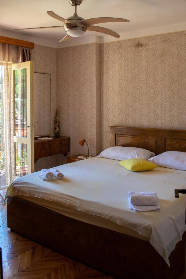 Villa Stone House Dioniz à Brnistrova Extérieur photo